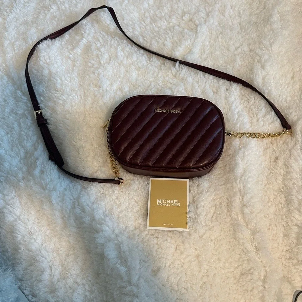 Michael Kors Rose small‎ quilted crossbody Bag with Gold Chain in Merlot